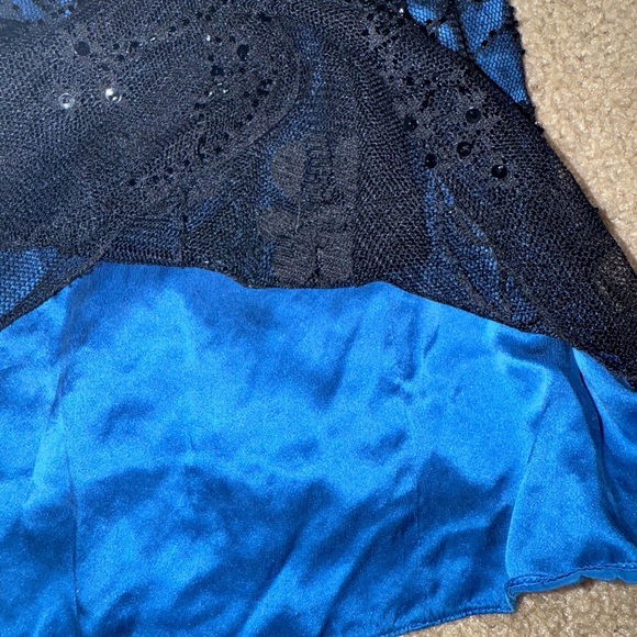 Blue Floral Embroidered Women's Top - Picture 6 of 6